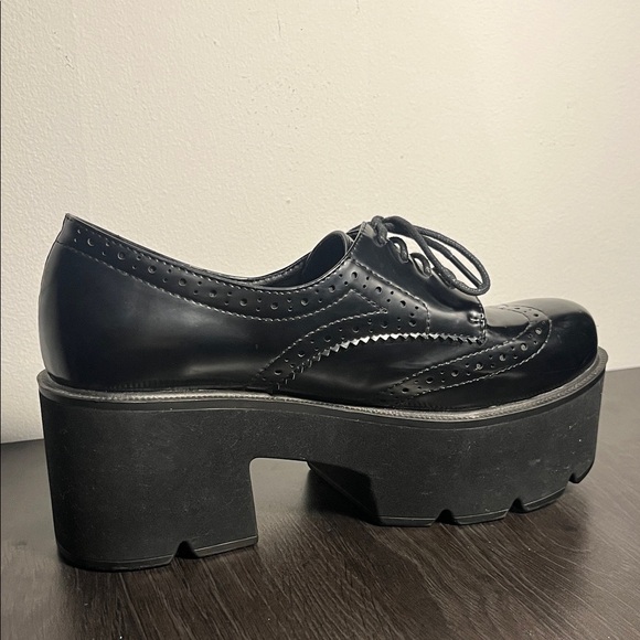 Black Platform Oxford Shoes - Picture 4 of 7